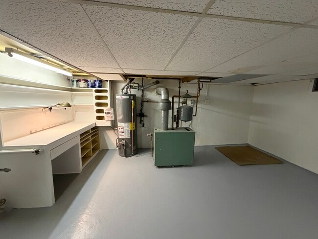 Building Photo - 3280 S Sherman St