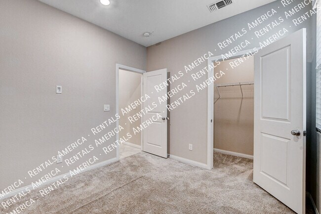 Building Photo - 6820 Calvitero St