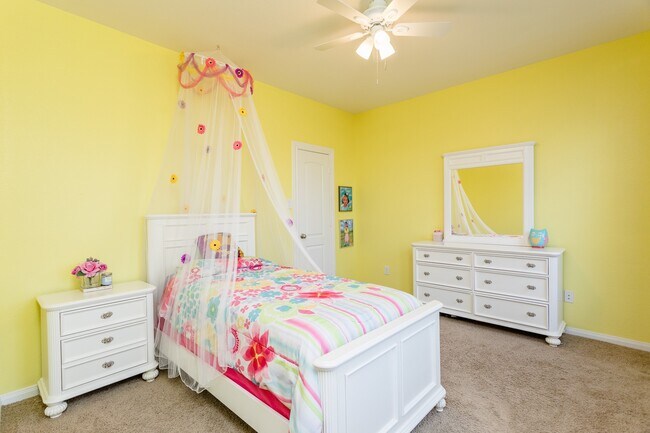 Building Photo - 4622 Regal Shadow Ln