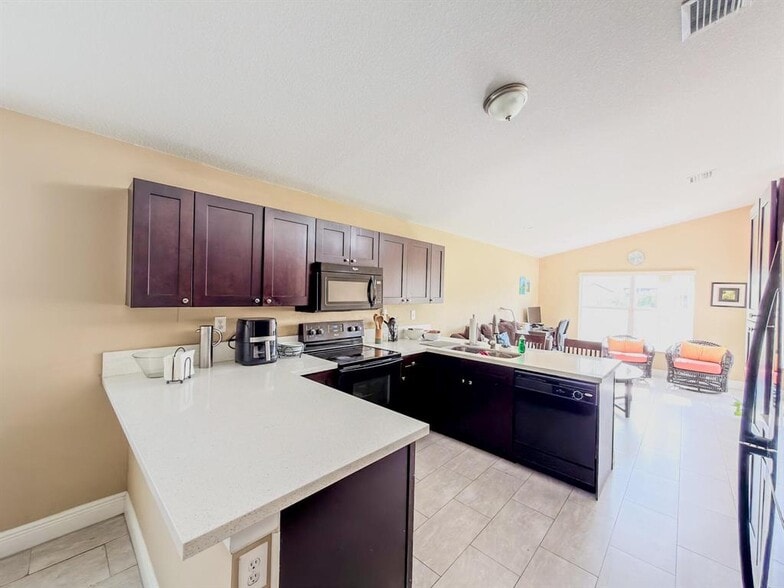 Building Photo - 775 NW 165th Ave