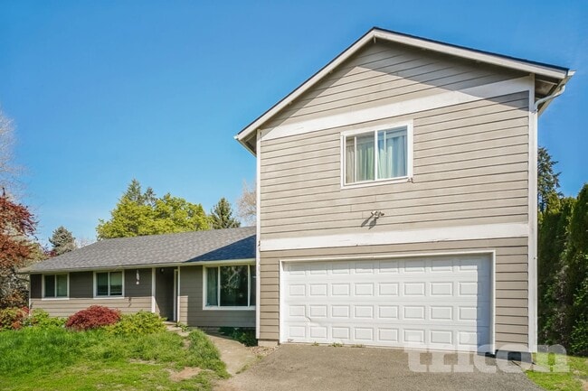 Building Photo - 1457 NE 12th Ave