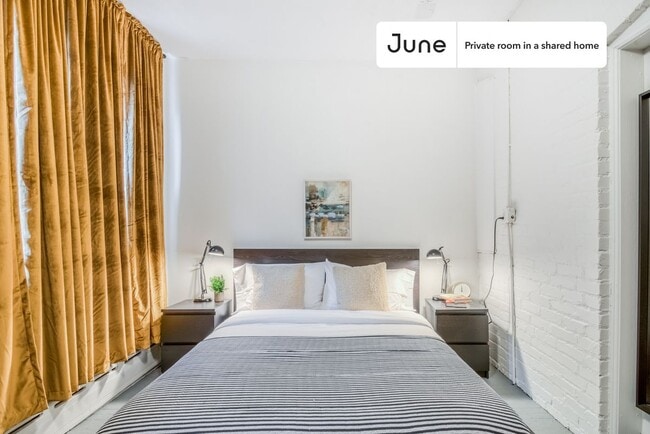 Building Photo - 2716 Woodley Pl NW