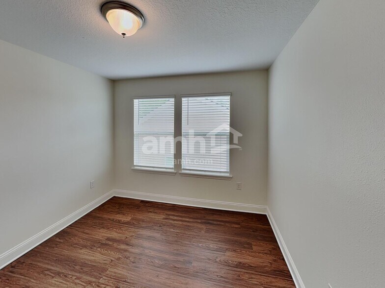 Building Photo - 2939 Hill Valley Ln