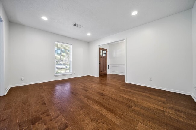 Building Photo - 955 Thornton Rd