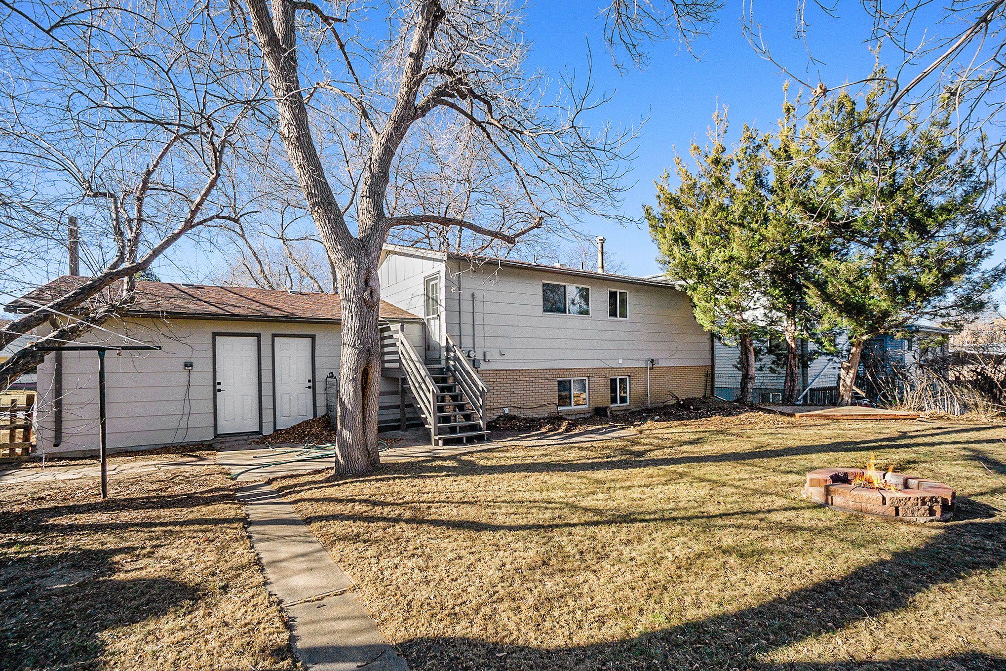 Building Photo - 1108-1110 Ponderosa Dr