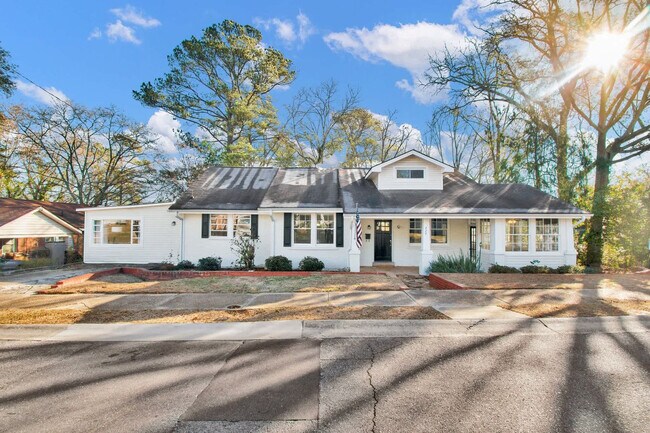 Building Photo - 424 Pearl St