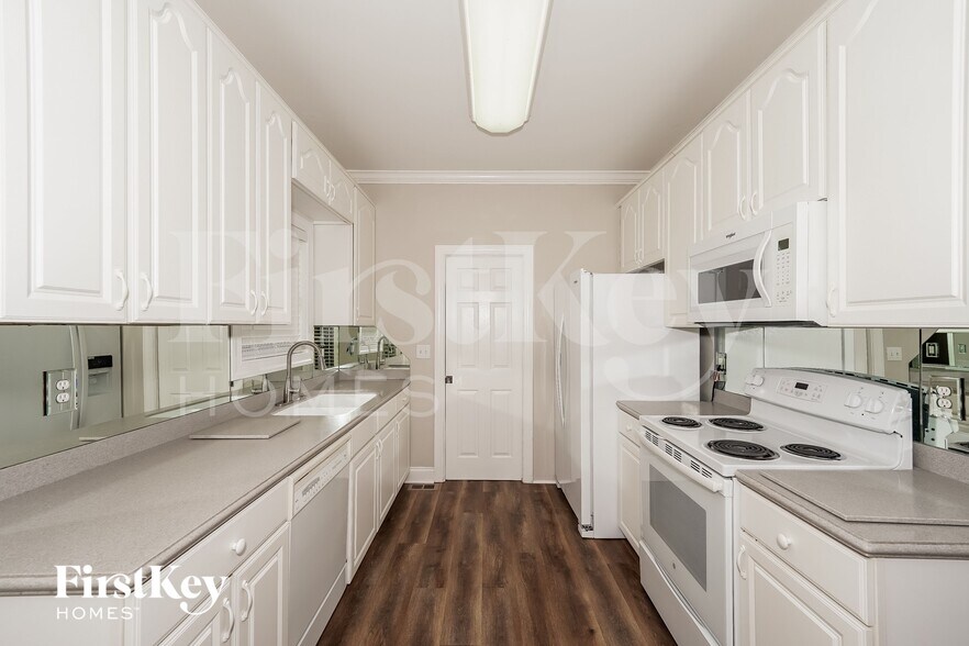 Building Photo - 1596 Mountain Lodge Trail