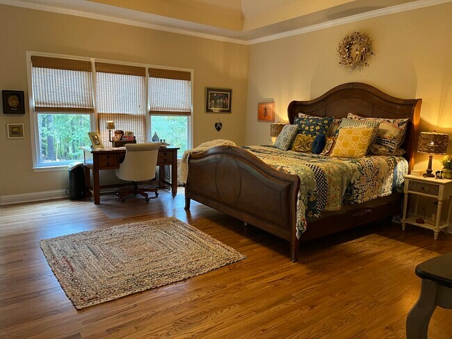 Building Photo - 201 Glenrise Ct