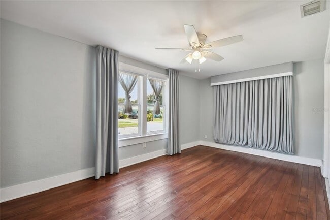 Building Photo - 1925 52nd St S