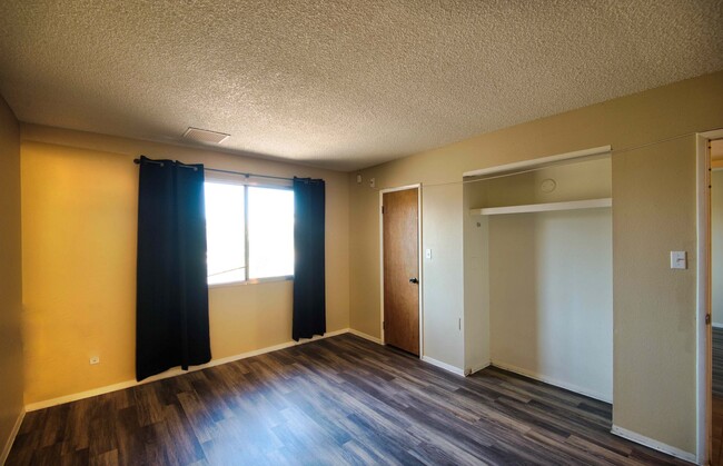 Building Photo - Charming 5-Bedroom Pool Home in Prime Tempe Location