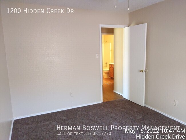 Building Photo - 1200 Hidden Creek Dr