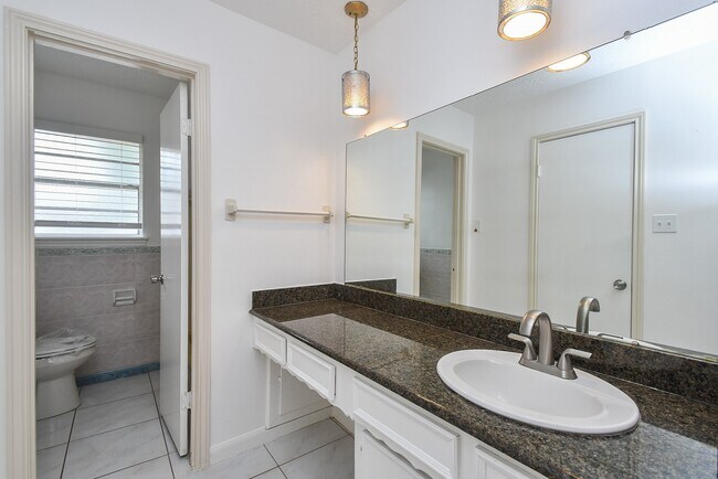 Building Photo - 7714 Eichler Dr