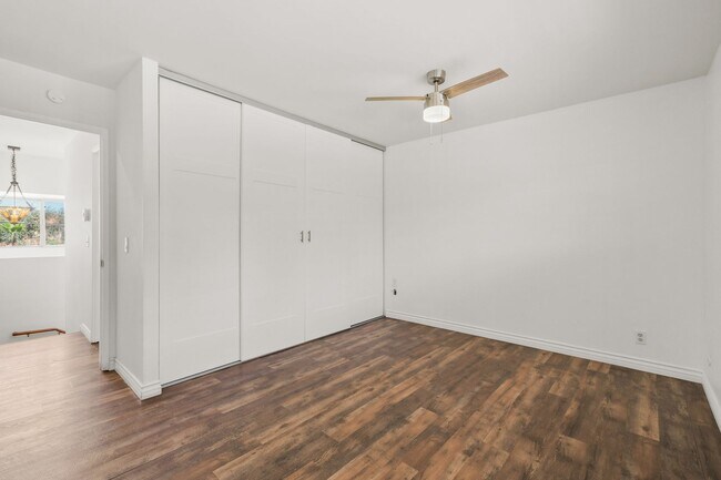 Building Photo - Modern 3BR Townhome | Garage + Driveway Parking | Yard | Pool | Pet Friendly | Move-In Ready