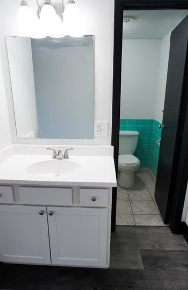 Building Photo - 1/2 First Full Month Rent