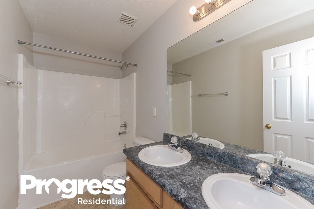 Building Photo - 127 Mary Joe Martin Dr