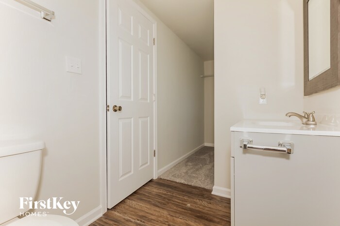 Building Photo - 1208 Redland Dr