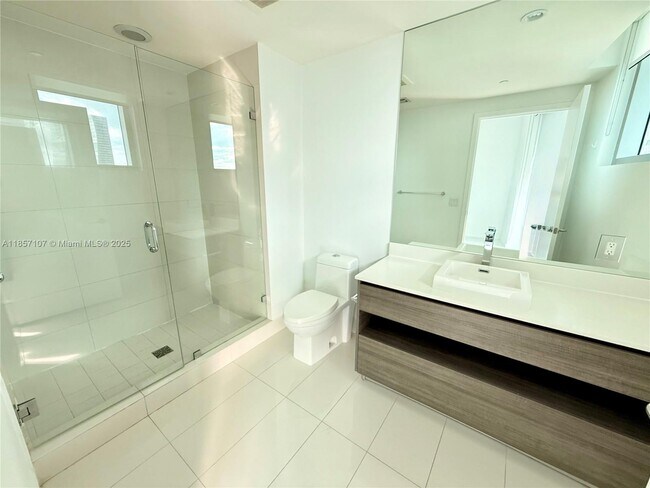 Building Photo - 1100S S Miami Ave