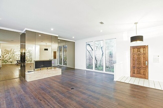 Building Photo - 3217 Squireswood Dr