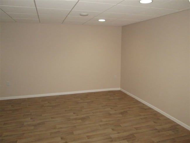 Building Photo - 3 br, 2 bath Townhome - 1621 Park Drive SE