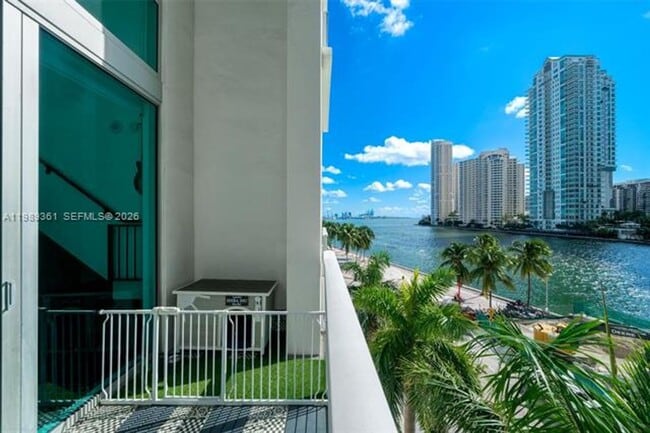 Building Photo - 300 S Biscayne Blvd