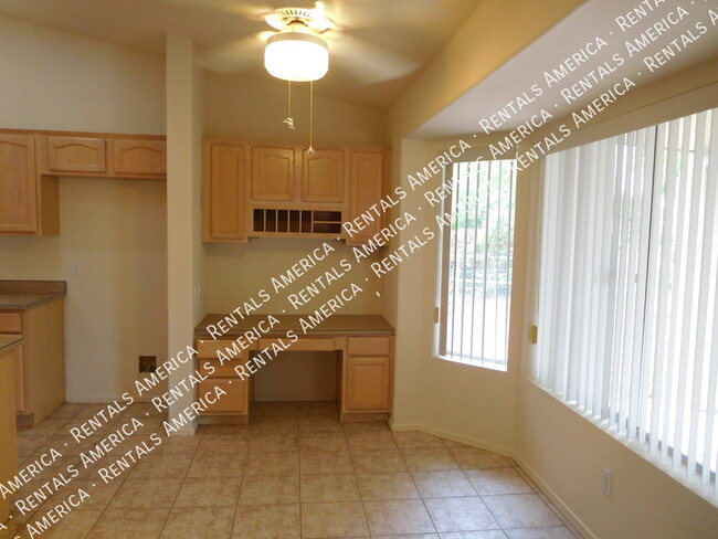 Building Photo - 5747 N 105th Ln