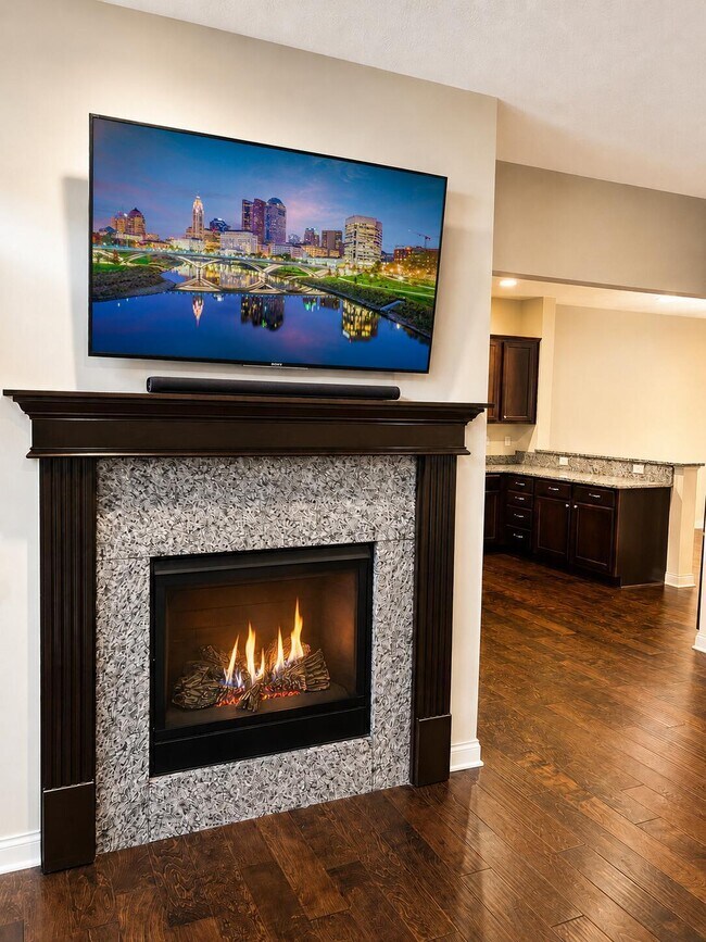 Building Photo - 3818 Rennes Dr