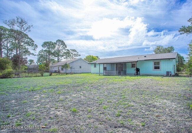 Building Photo - 1263 San Matio St