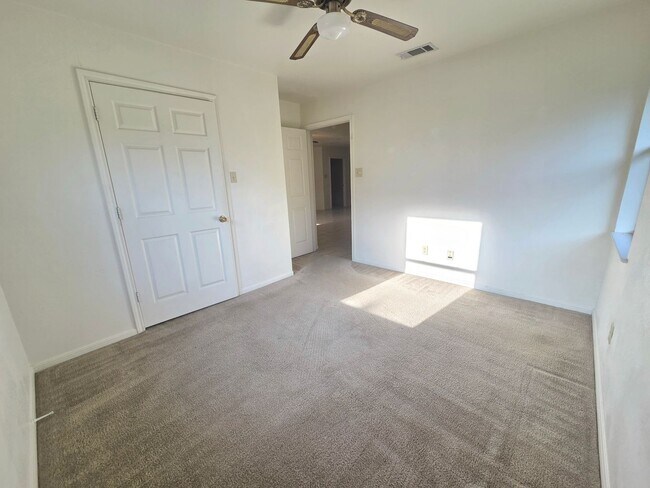 Building Photo - 3-Bed, 2-Bath Home for Rent in Kempner, TX
