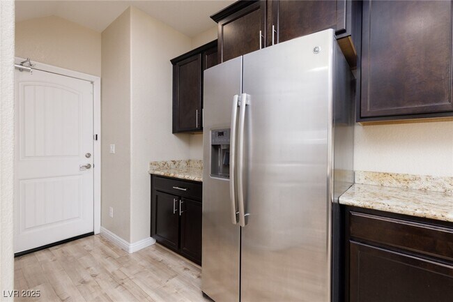 Building Photo - 2872 Glass Vine Ct