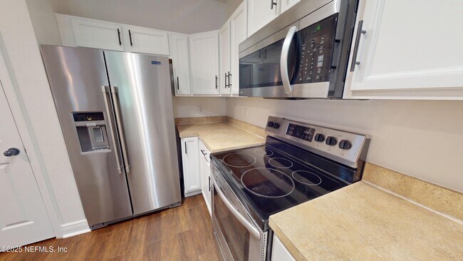 Building Photo - 5663 Greenland Rd