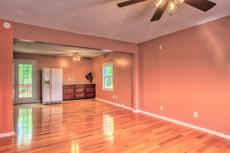 Building Photo - 209 Bayberry Ln