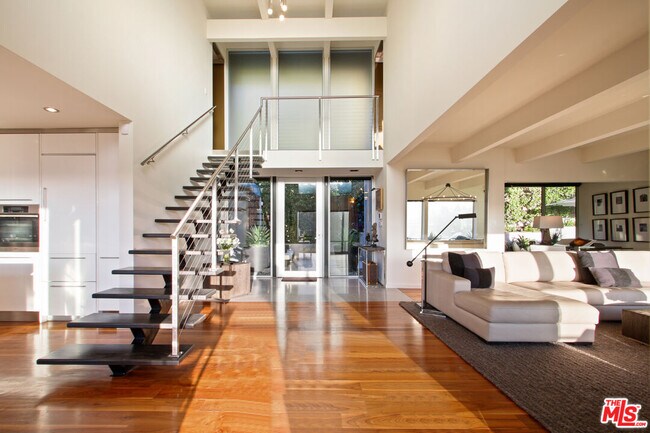 Building Photo - 9416 Beverlycrest Dr