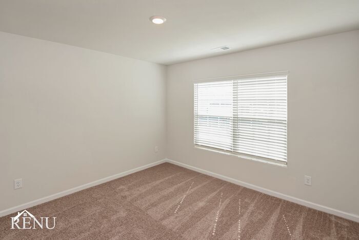 Building Photo - 243 Sundew Rd