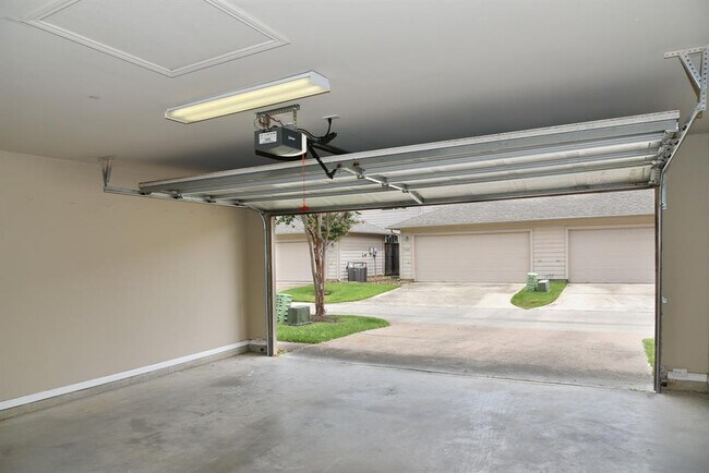 Building Photo - 9242 Solvista Pass Ln