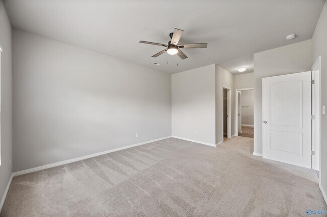 Building Photo - 30000 Abbeywood Ln