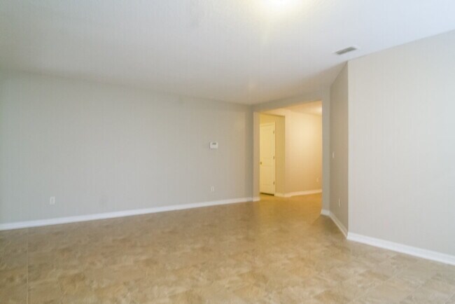 Building Photo - 645 Maya Susan Loop