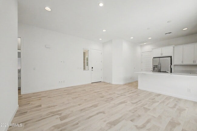 Building Photo - 7646 W Desert Spoon Dr