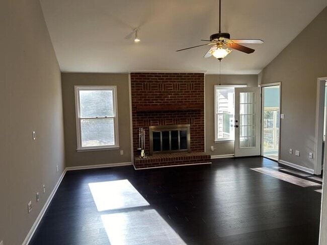 Building Photo - 3 Bed / 2 Bath Rental House in Madison, AL