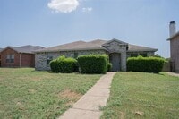 Building Photo - 1420 Bumble Bee Dr