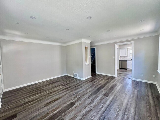 Building Photo - 4165 Harwood Rd