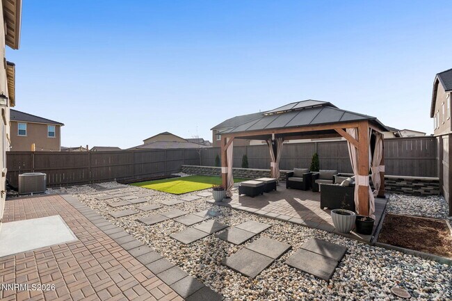 Building Photo - 6747 Ronaldinho Dr