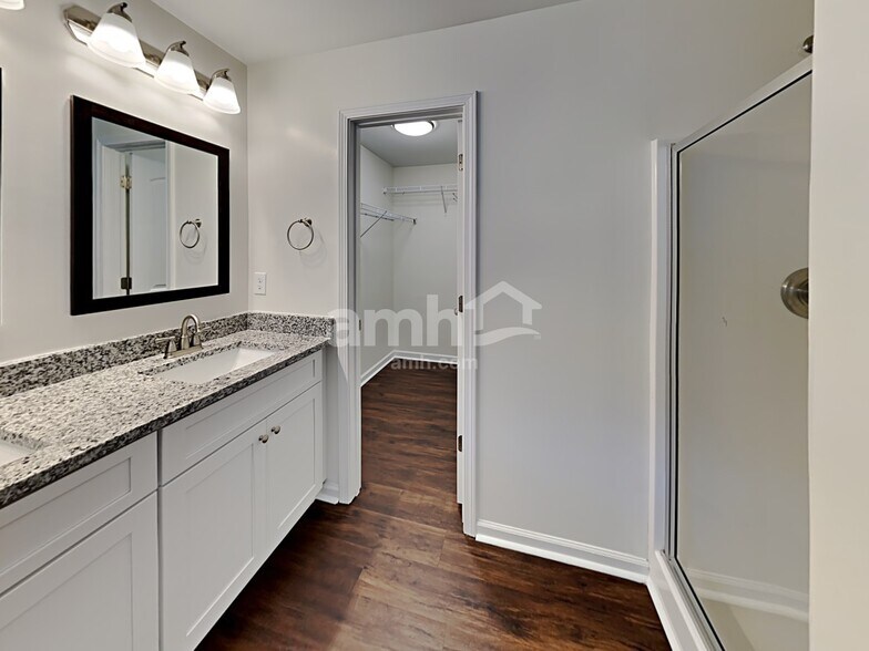 Building Photo - 977 Grenier Terrace NE