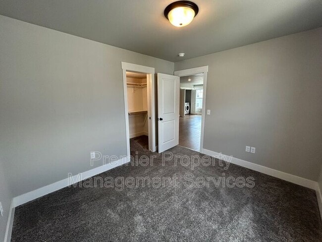 Building Photo - 6047 Elysian Rd