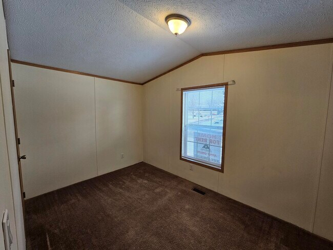 Building Photo - 54 Noble Ln