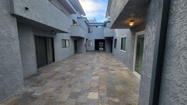 Building Photo - 13347 Victory Blvd