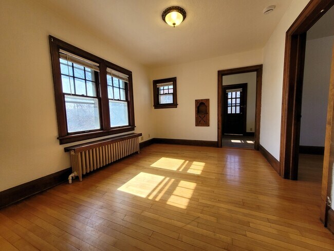 Building Photo - 426 S Quincy St