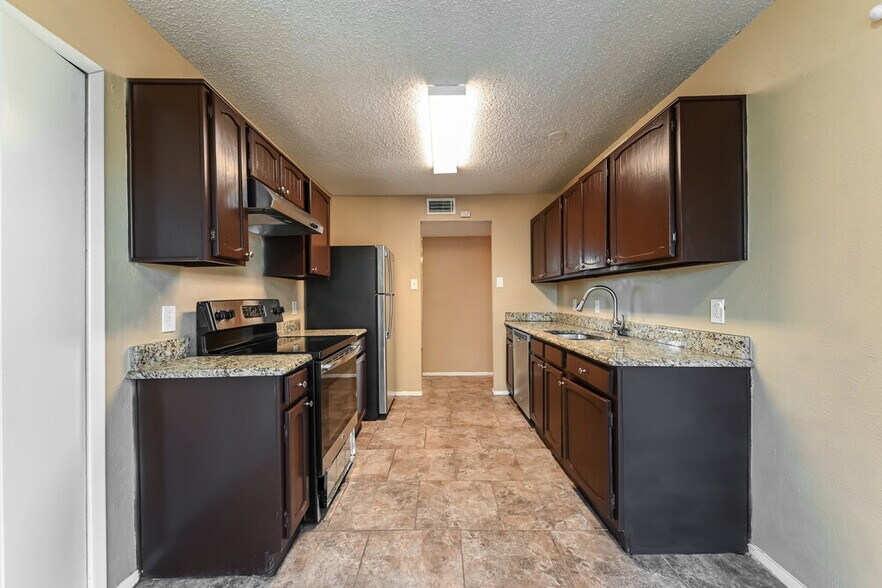 Building Photo - 1522 Sunset Ln