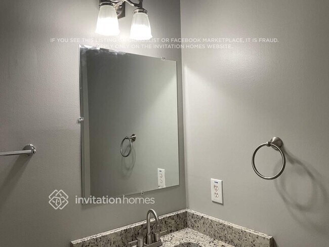 Building Photo - 2231 Creekway Dr