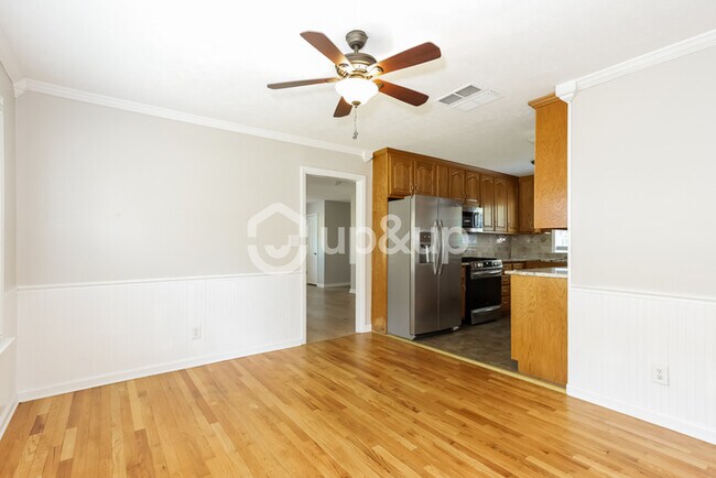 Building Photo - Fantastic 2bd/2ba home! Let yourself in!
