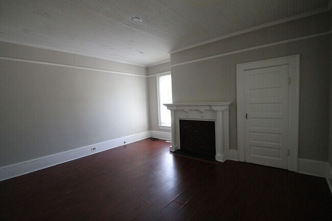 Building Photo - Exclusively Offered By Muse Realty Rentals...